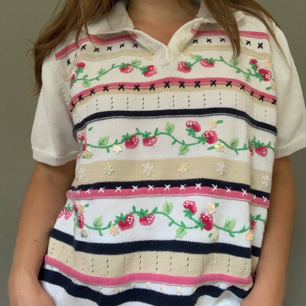 90s ALFRED DUNNER EMBROIDERED STRAWBERRIES SHIRT